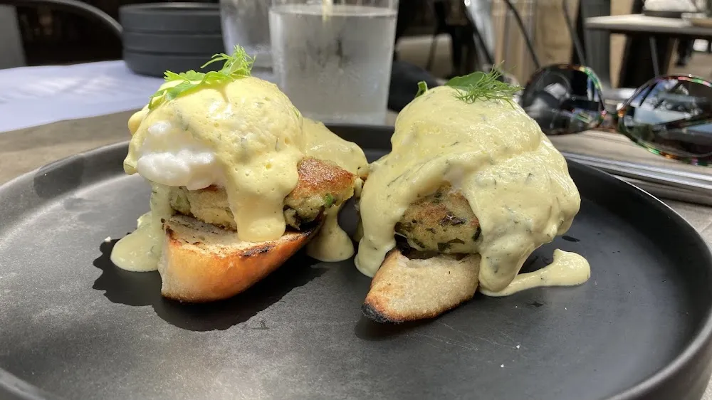Crab Cake Eggs Benedict